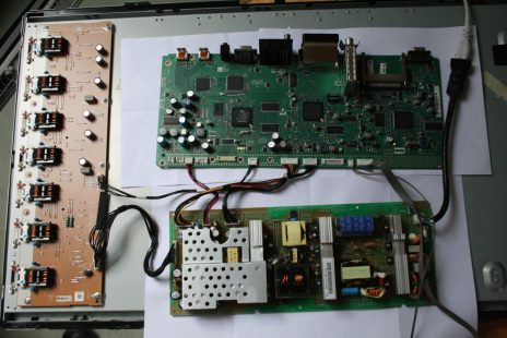 Démontage d’une télévision Sharp LC-32WD1E